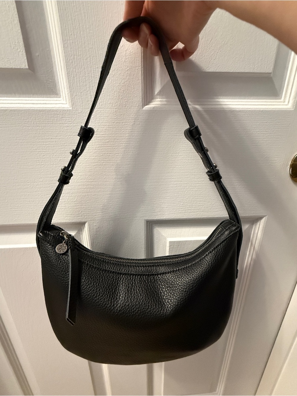 The Sak Tess shoulder bag, black leather